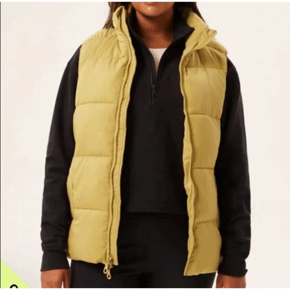 Girlfriend Collective Puffer Vest in Muted Yellow size Medium 4